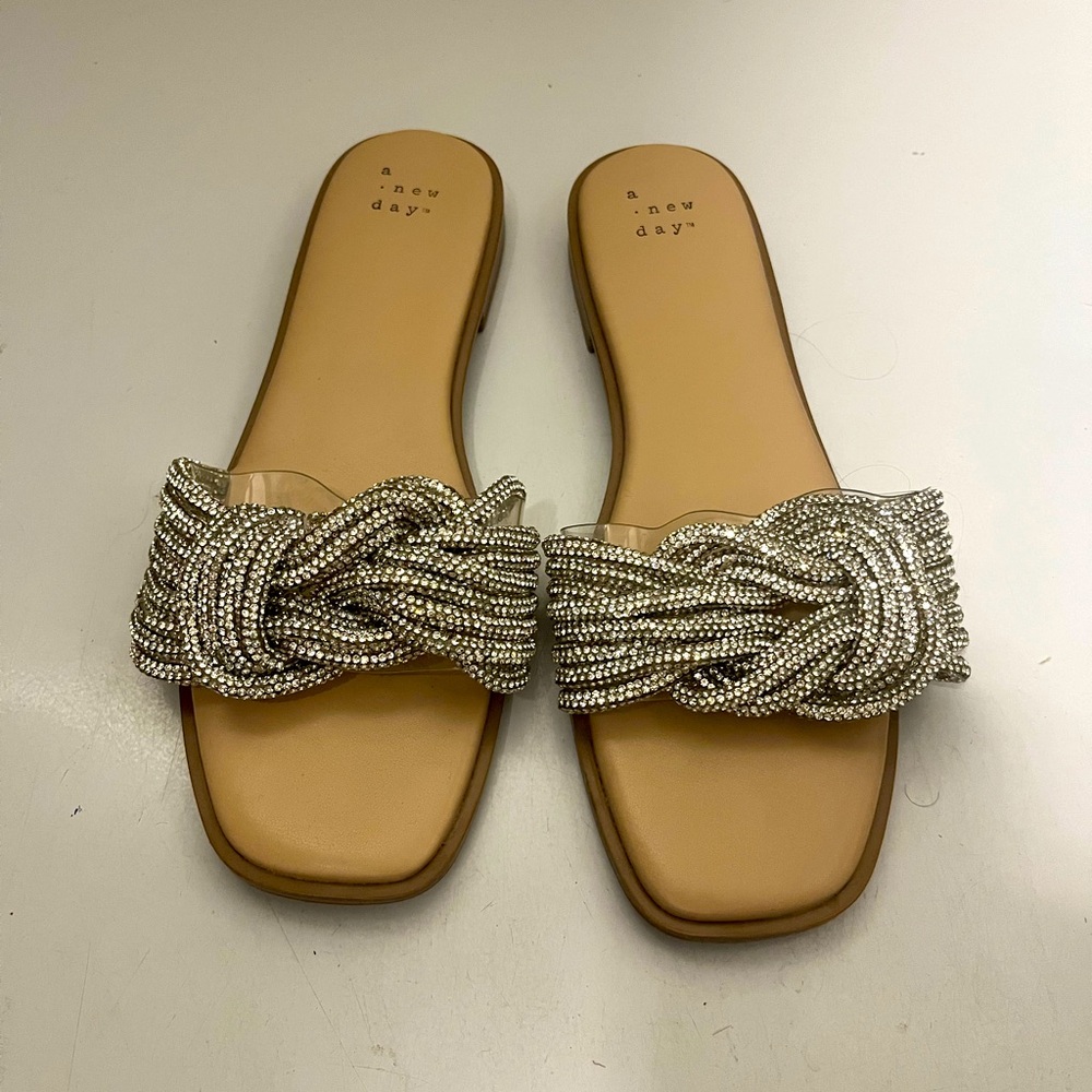 A New Day women’s rhinestone knot sandal size 7.5